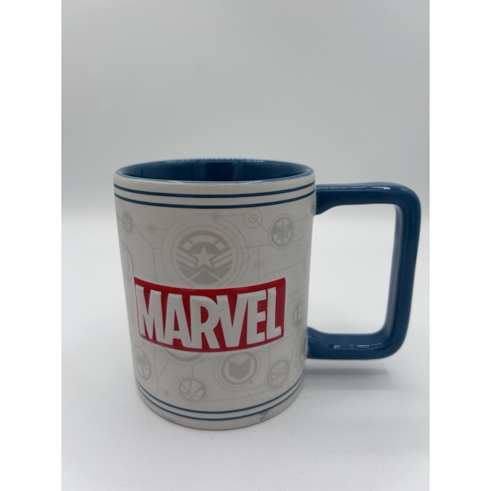 Disney Parks Marvel Avengers Stoneware  15oz coffee cup mug Raised Logo